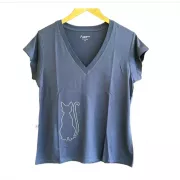 Camiseta Viscose de Bambu Feminina Azul Marinho Gato Bordado V