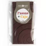 Chocolate meio-amargo com passas e caju