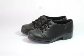 Sapato Vegano Preto com Saltinho